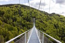 Zu Fuß über den Wasserfall: Hängebrücke wird eröffnet 
