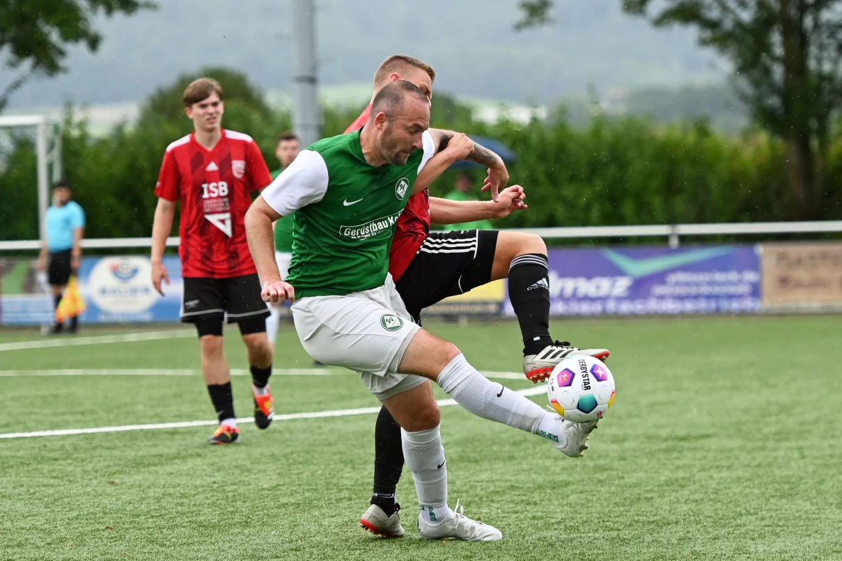 SV Fürth fears for Patrick Geissinger's availability in the relegation ...