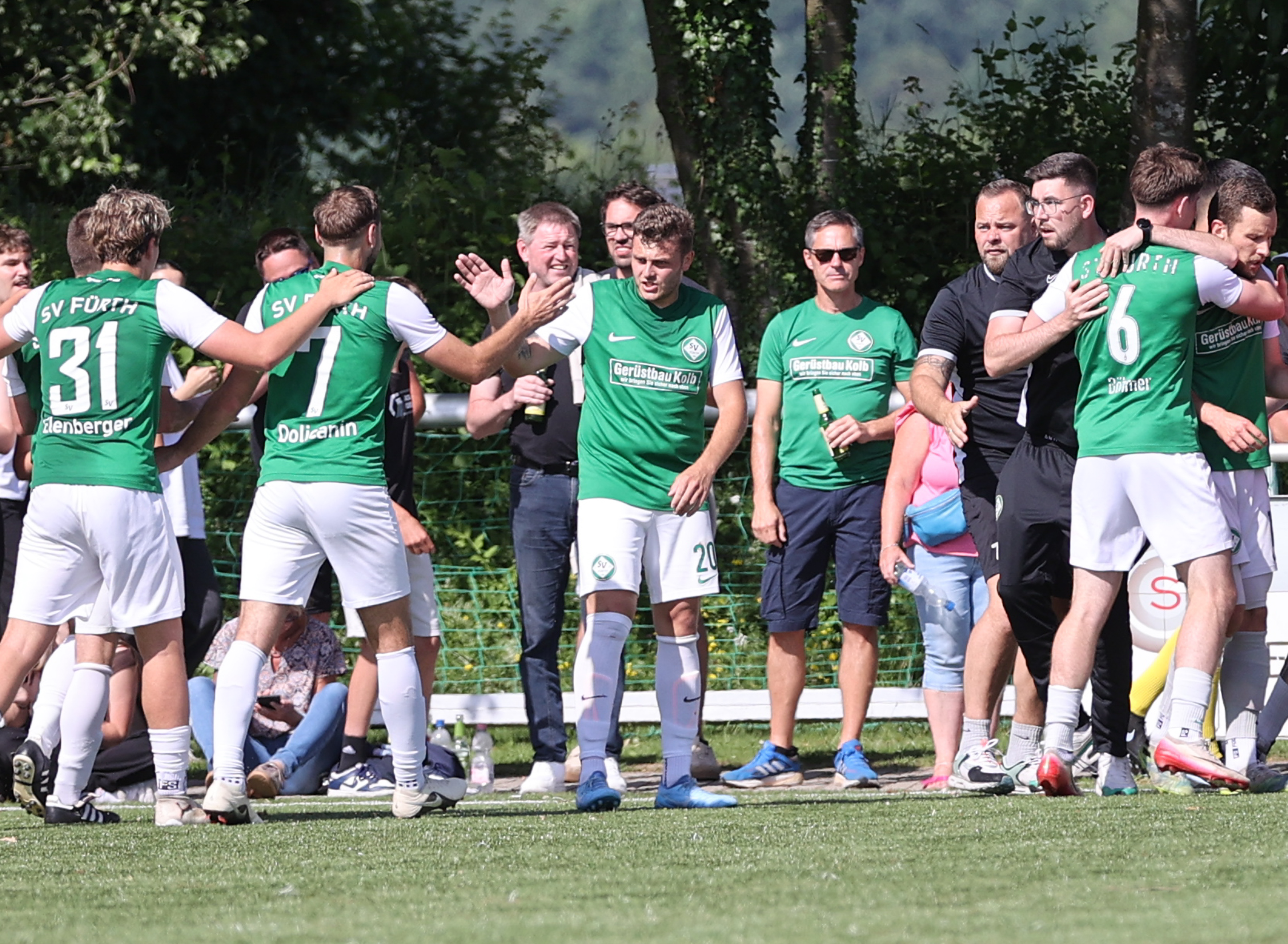 SV Fürth is struggling - | and still makes it to the final against SV Hahn