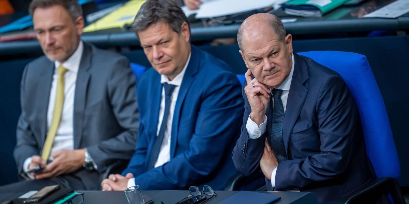 Kanzler Olaf Scholz (SPD) mit seinen Ministern Robert Habeck (Grüne) und Christian Lindner (FDP). Können die Streitpunkte in der Ampel-Koalition beigelegt werden?