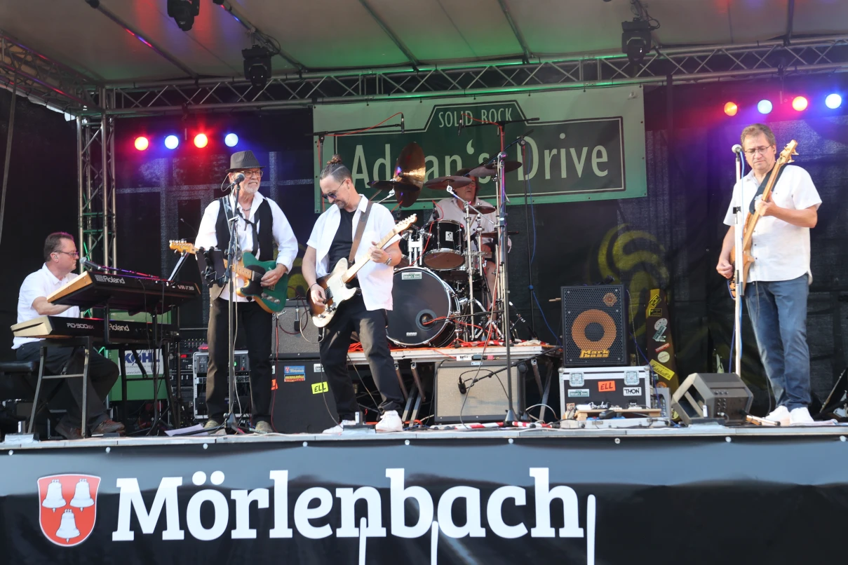 Kostenloses Open-Air in Mörlenbach: Adrians Drive bringt Rock und Blues ...