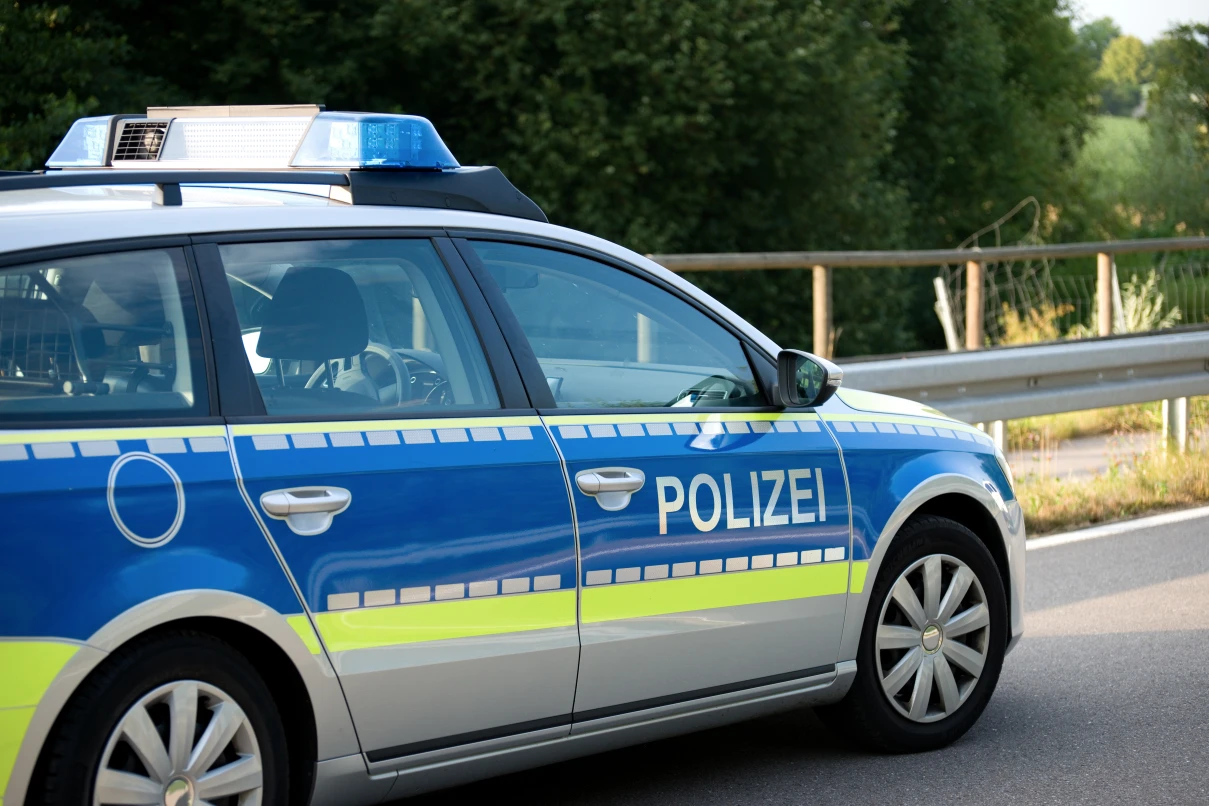 Schwertransporter steckt in Baustelle fest: Vollsperrung auf der A6 bei ...