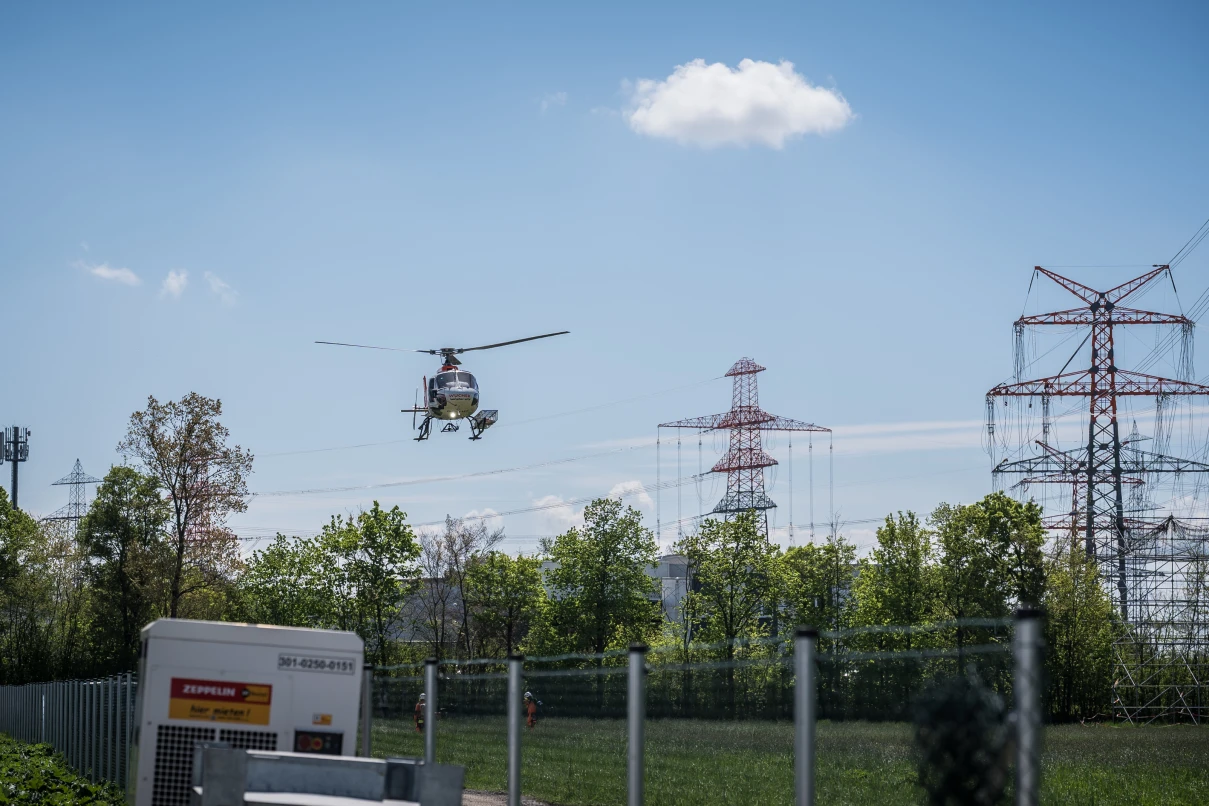 Update: Helikopter-Einsatz über dem Autobahnkreuz Weinheim - Jetzt stehen ...