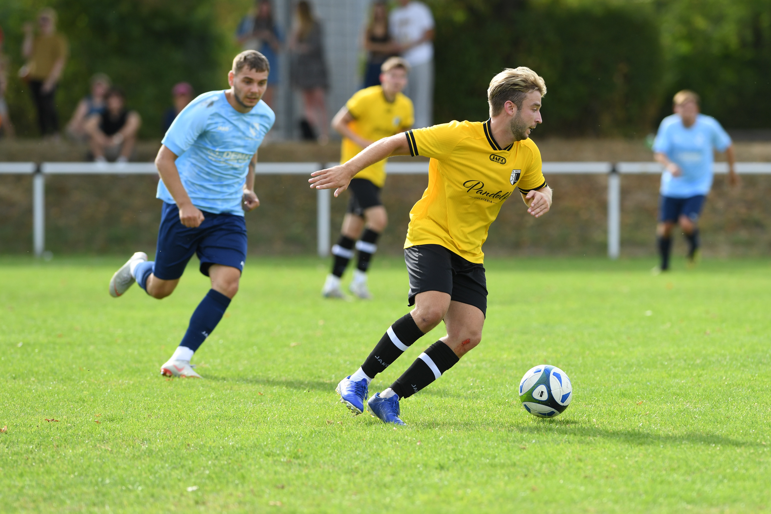 Schriesheim coach on Mallorca, Weinheim outfield player in goal: A curious ...