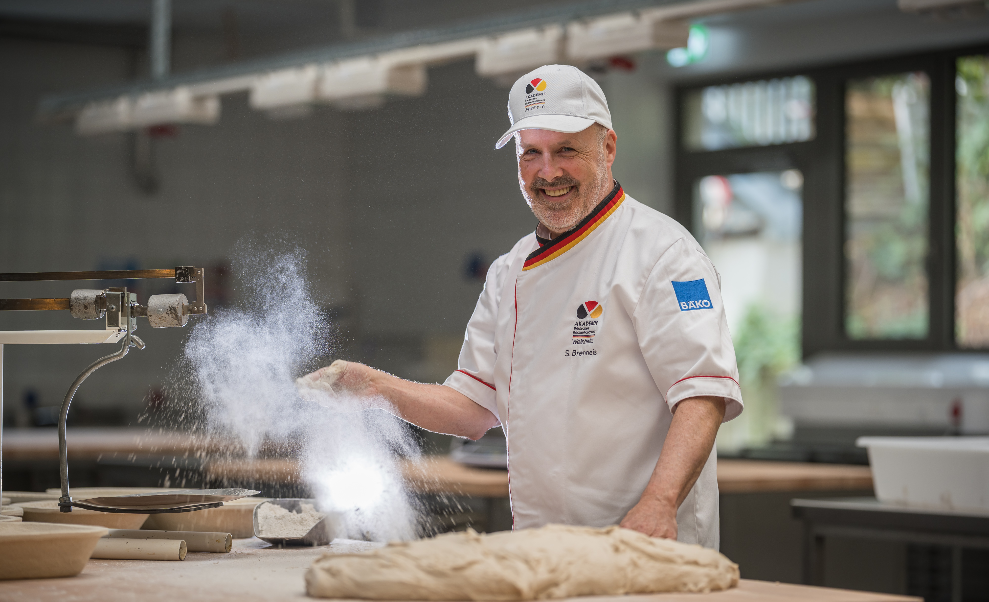 Brot an der Kriegsfront oder Christstollen-Weltrekord: Die ungewöhnliche ...