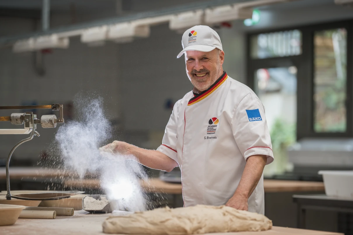 Brot an der Kriegsfront oder Christstollen-Weltrekord: Die ungewöhnliche ...
