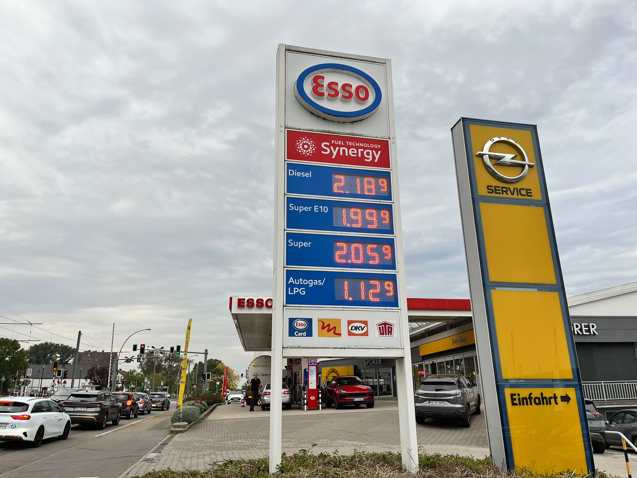 17 Cent Tankrabatt in Weinheim: Jetzt wird es an der Zapfsäule billiger