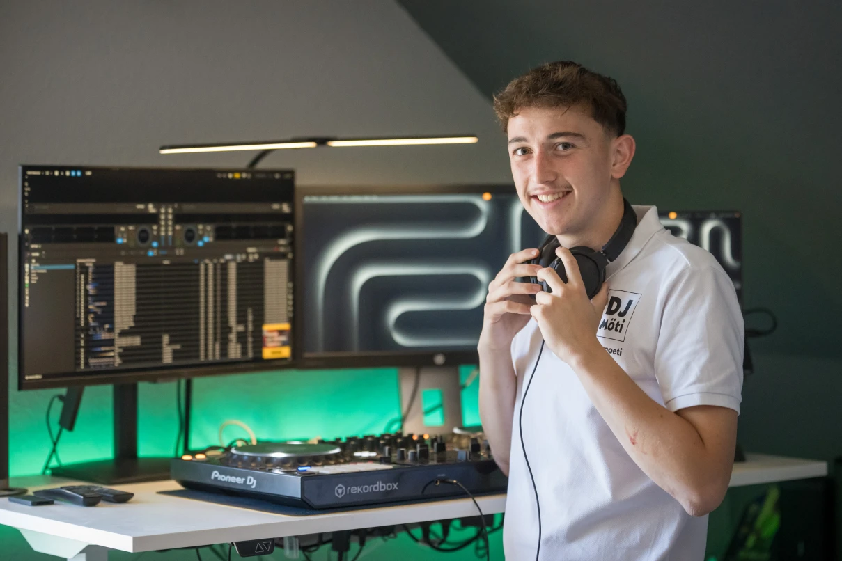 Abi am Tag, Party bei Nacht: Der 18-jährige Odenwälder DJ Möti lebt seinen ...