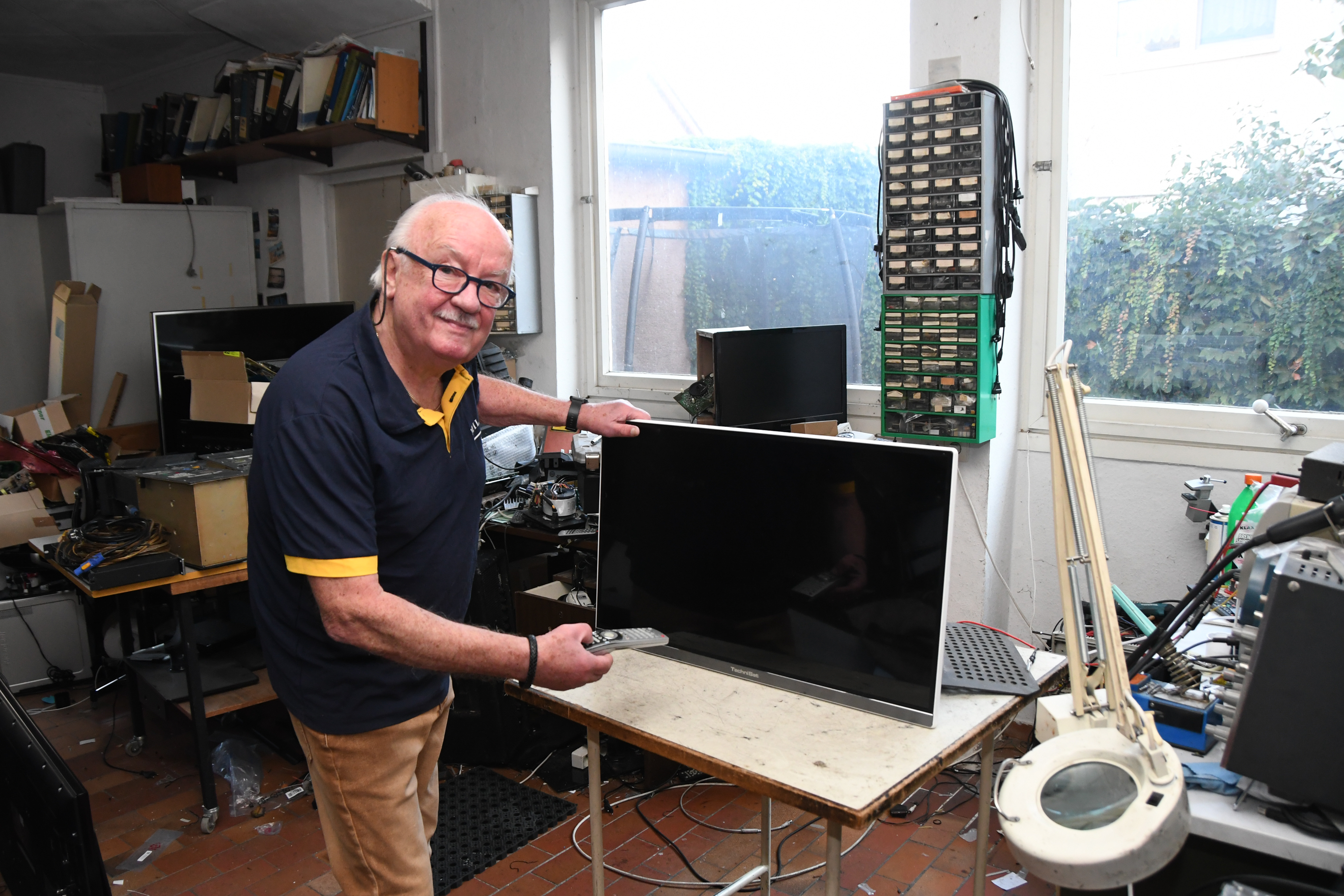 Weinheims letzter Fernsehdoktor: Warum Hans Sagewitz mit 74 Jahren ...