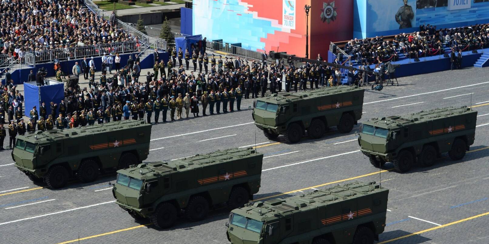 Kurzstrecken-Raketensysteme Iskander/SS-26 Stone fahren während der Parade zum Tag des Sieges auf dem Roten Platz.