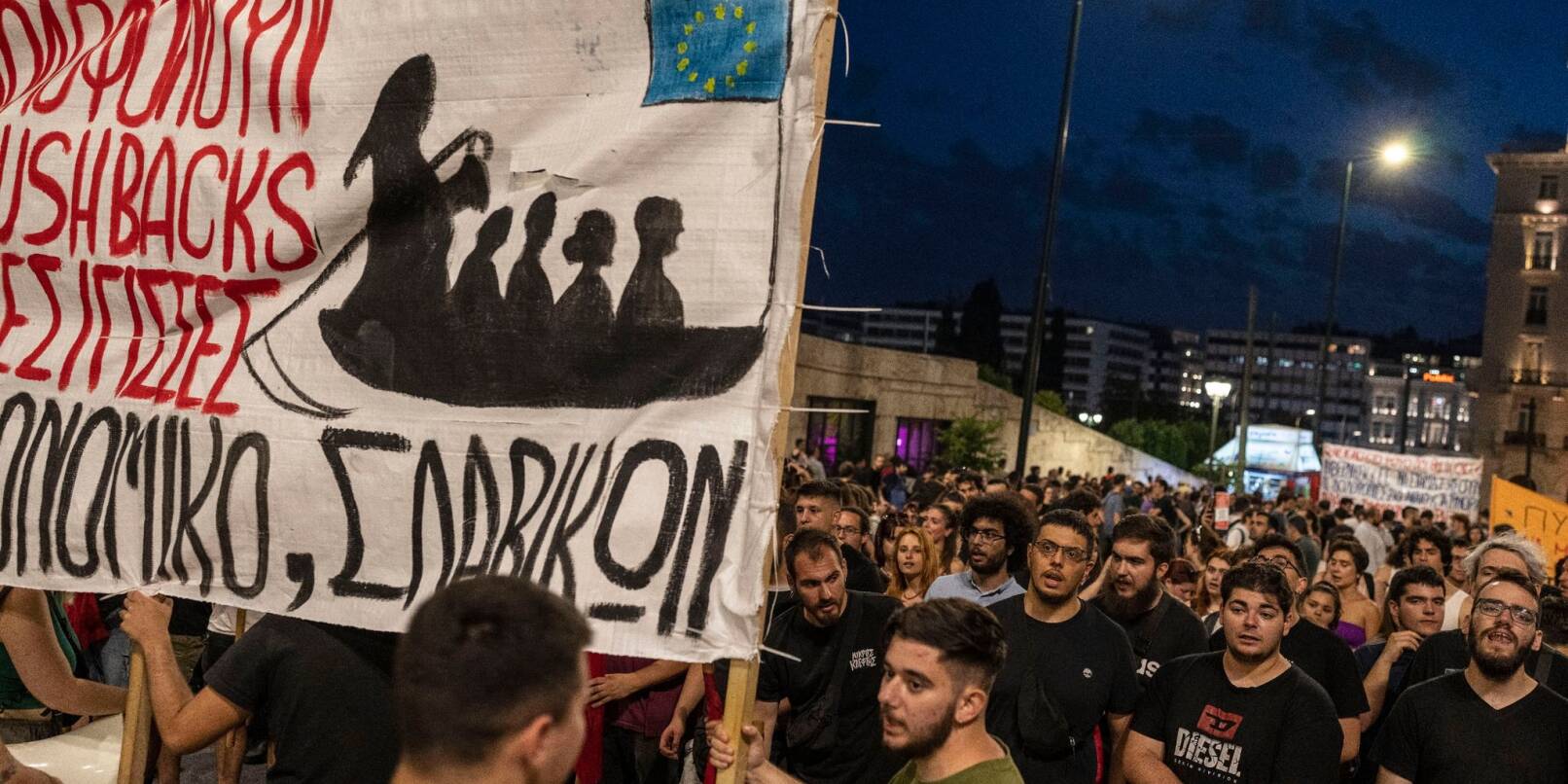 In Athen gingen am Donnerstag Tausende Menschen auf die Straße, um gegen die EU-Migrationspolitik zu protestieren.
