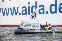 Kreuzfahrtschiff startet nach Klima-Blockade mit Verspätung

