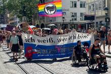 17.000 Menschen beim Christopher Street Day in Freiburg
