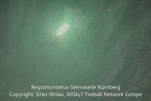 Spektakulärer Anblick: Meteoroid verglüht am Nachthimmel 
