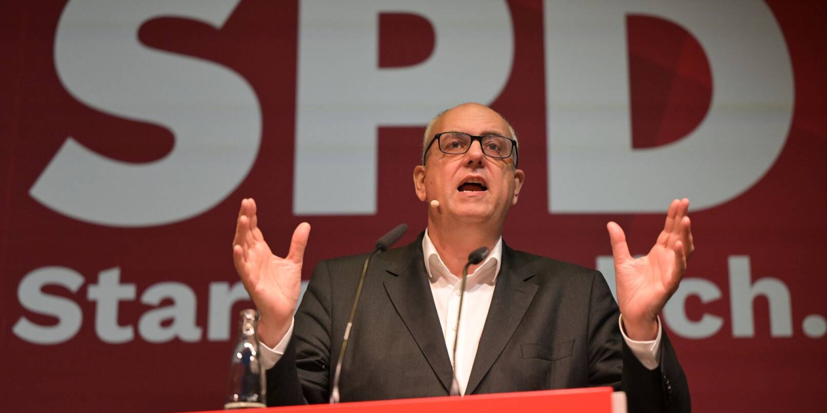 Bremens Bürgermeister Andreas Bovenschulte (SPD) während des Landesparteitags der SPD Bremen.