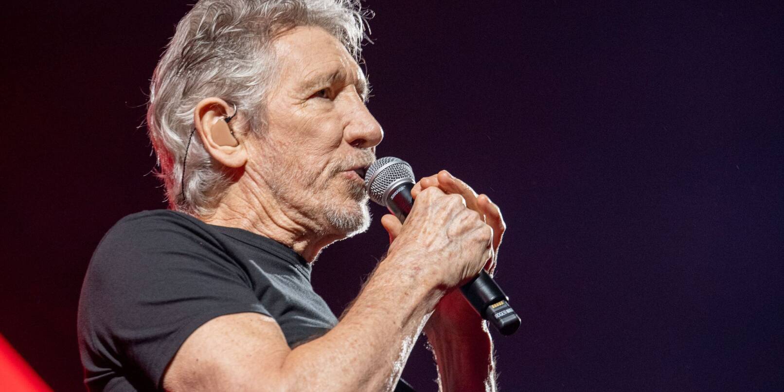Roger Waters, britischer Sänger und Mitbegründer der Rockband Pink Floyd, während eines Auftritts.