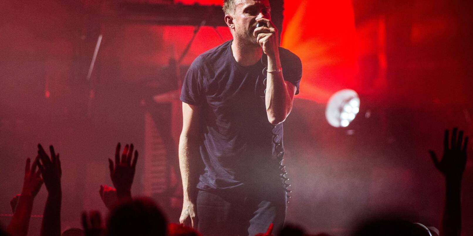 Damon Albarn schlägt sich noch manche Nacht um die Ohren. Aber nicht mehr so oft wie früher. Damon Albarn schlägt sich noch manche Nacht um die Ohren. Aber nicht mehr so oft wie früher.