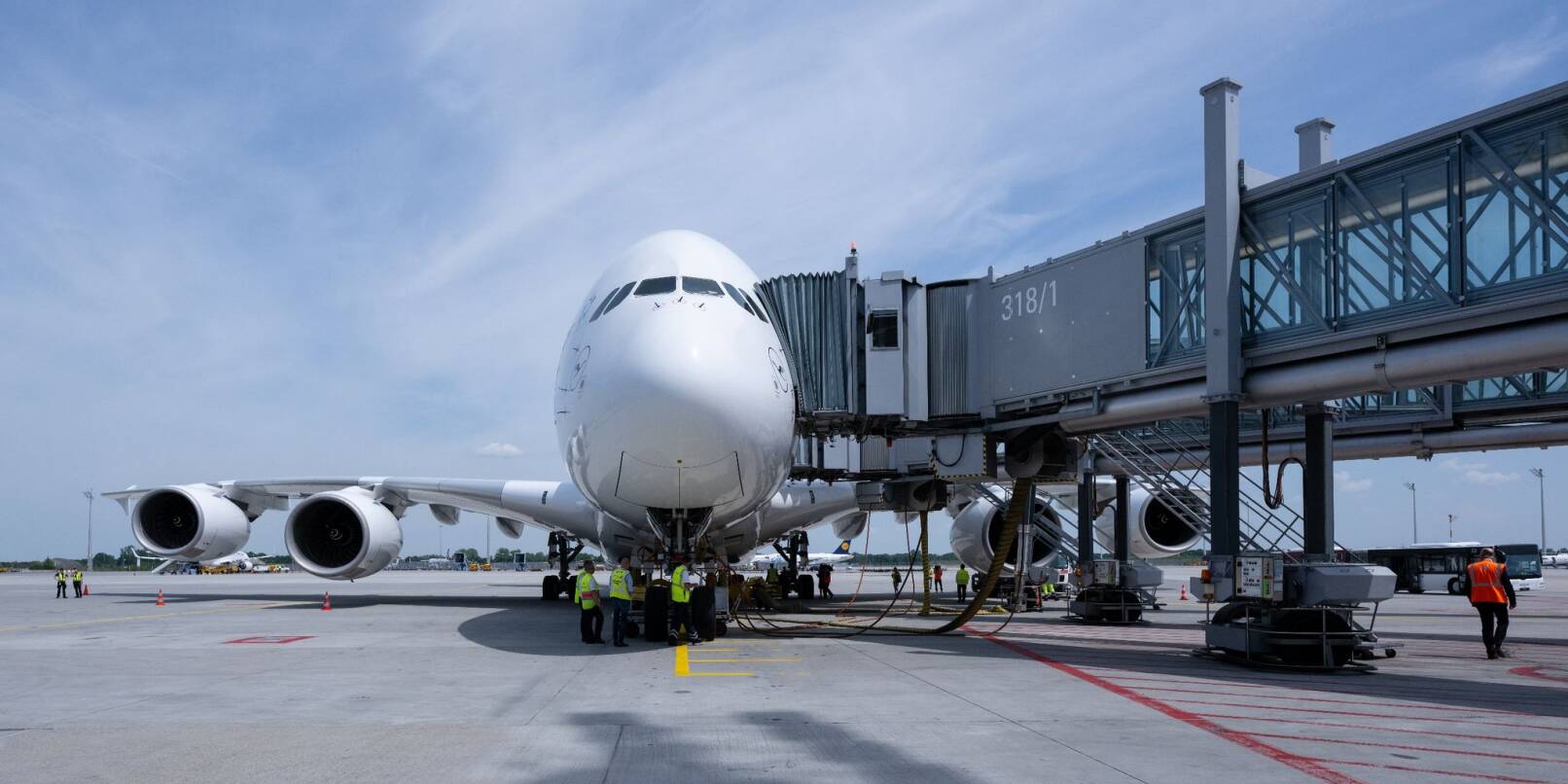 Ein Airbus A380 auf dem Flughafen München vor dem Abflug nach Boston.