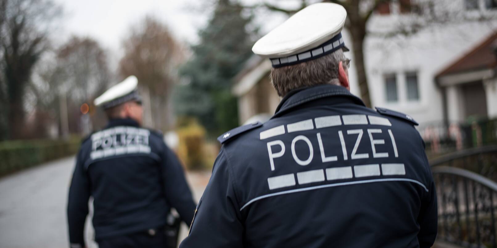 Der Schaden wird auch mehrere Hundert Euro geschätzt. Der Schaden wird auch mehrere Hundert Euro geschätzt.