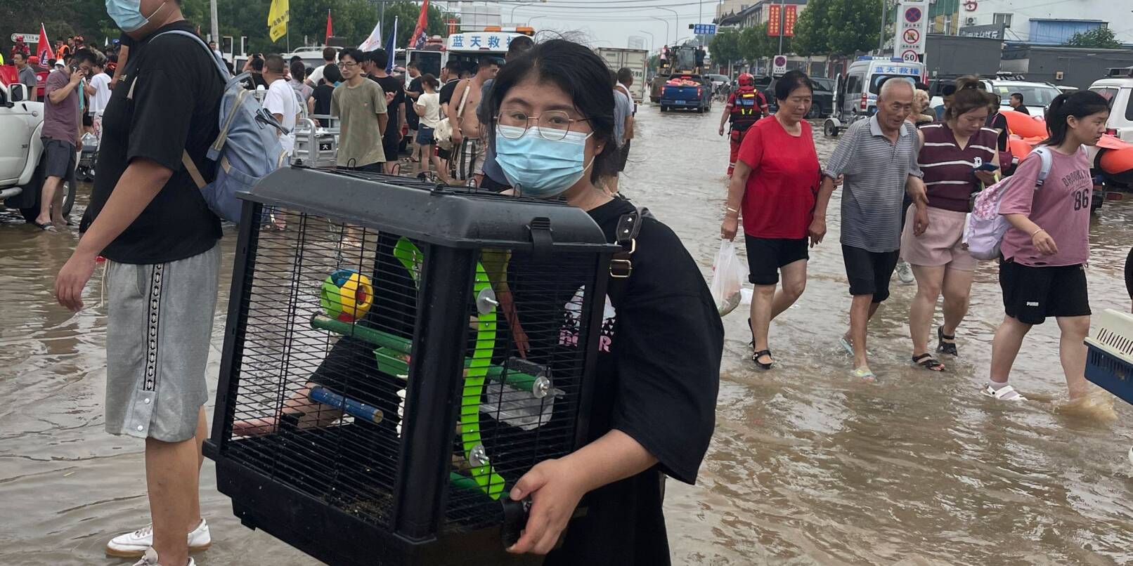 Flucht vor dem Wasser: Evakuierungen in der nordchinesischen Provinz Hebei südlich von Peking.