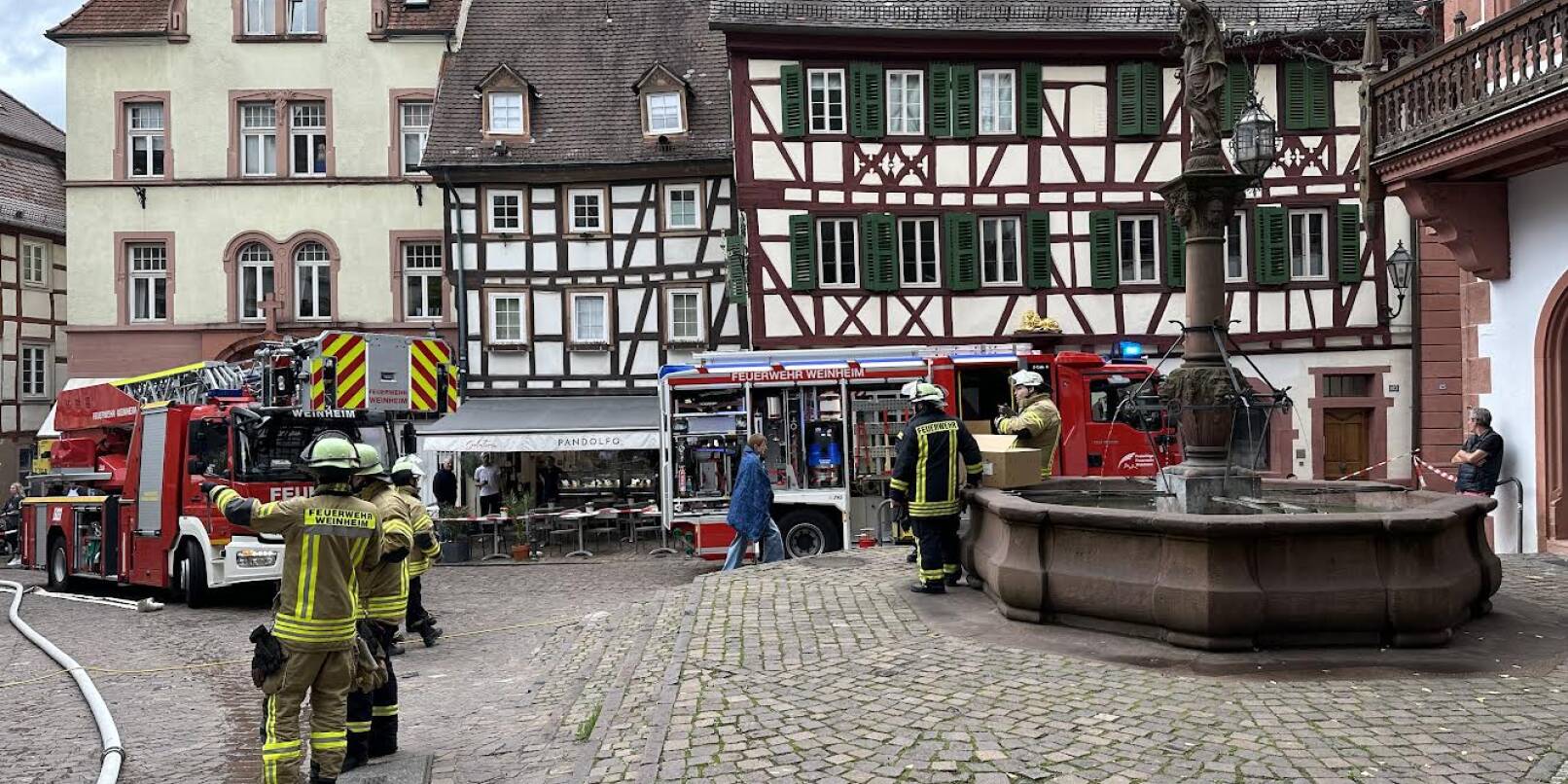 Feuerwehreinsatz am Weinheimer Marktplatz