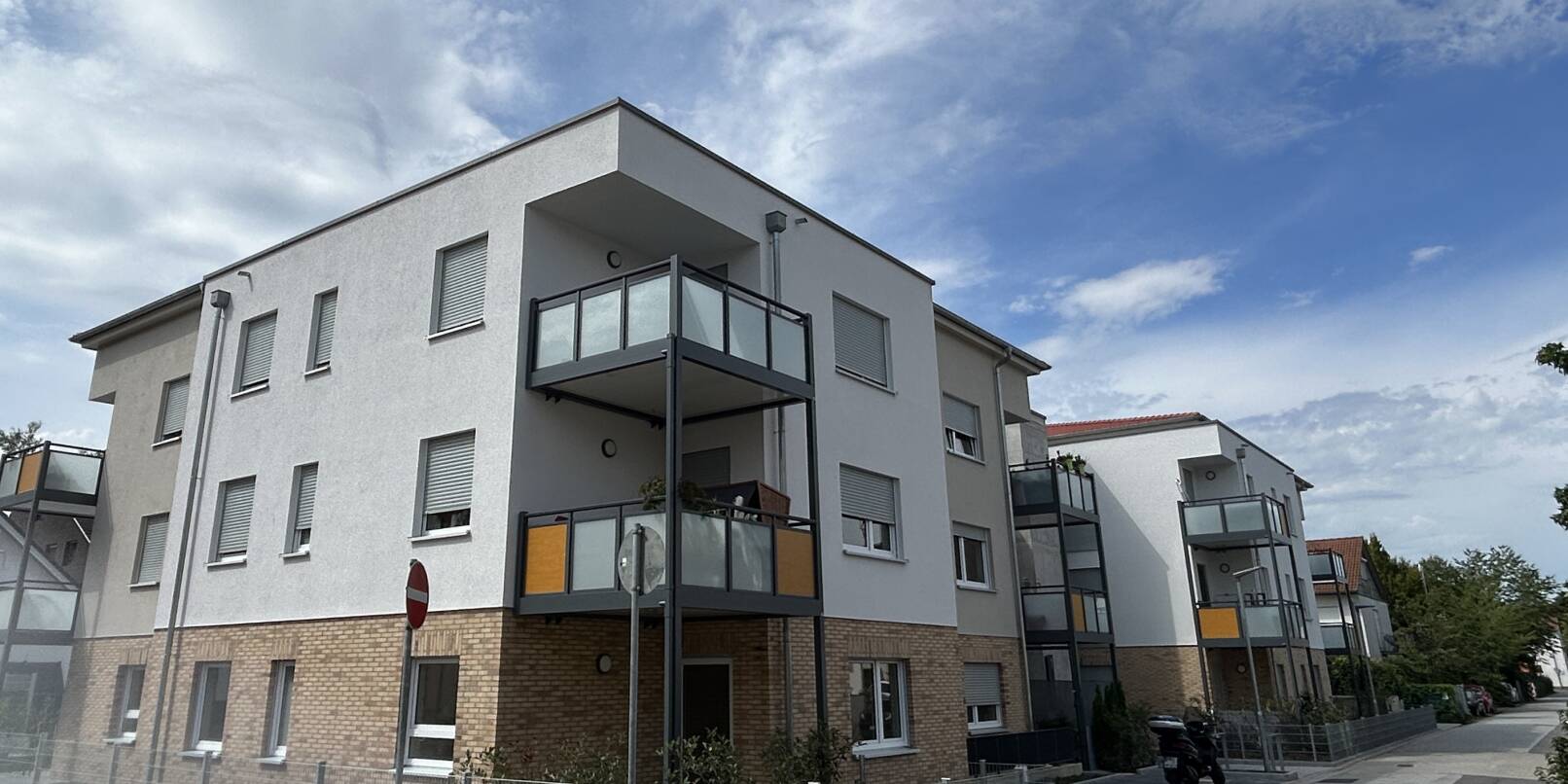 24 Wohnungen hat die Baugenossenschaft Weinheim in der Körnerstraße 1 errichtet. Vor wenigen Wochen konnten die Mieter einziehen.