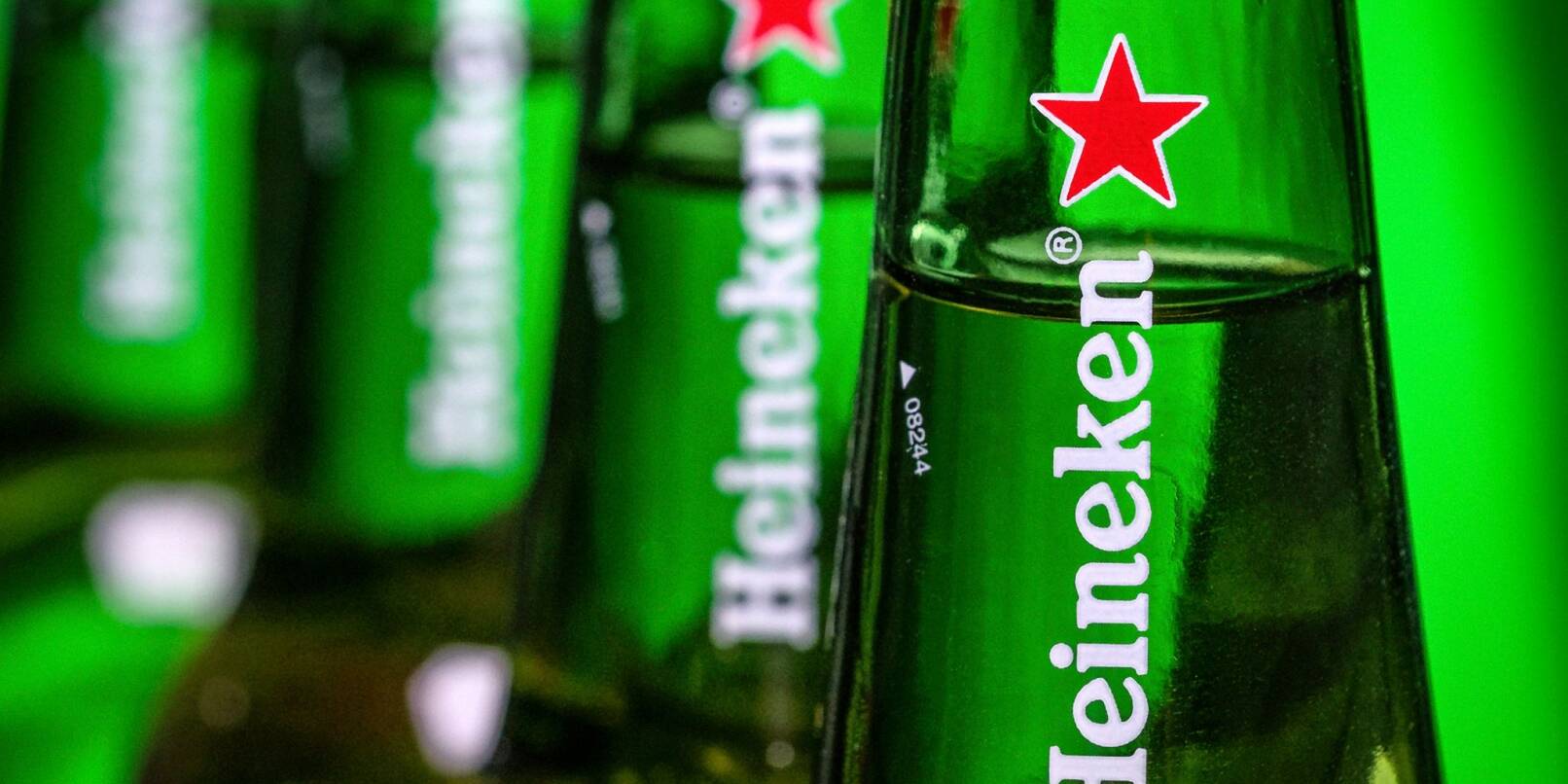 Der Braukonzern Heineken zieht sich aus Russland zurück.
