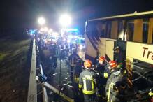 Schwerer Busunfall mit Dutzenden Verletzten in Norditalien
