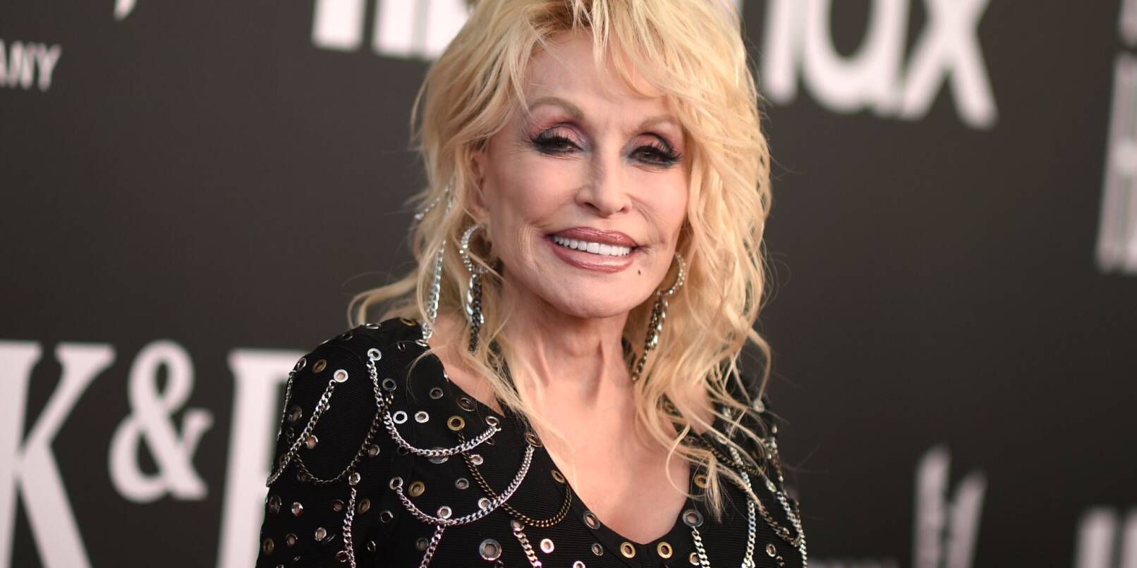 Dolly Parton bei der Einführungszeremonie der Rock & Roll Hall of Fame 2022.