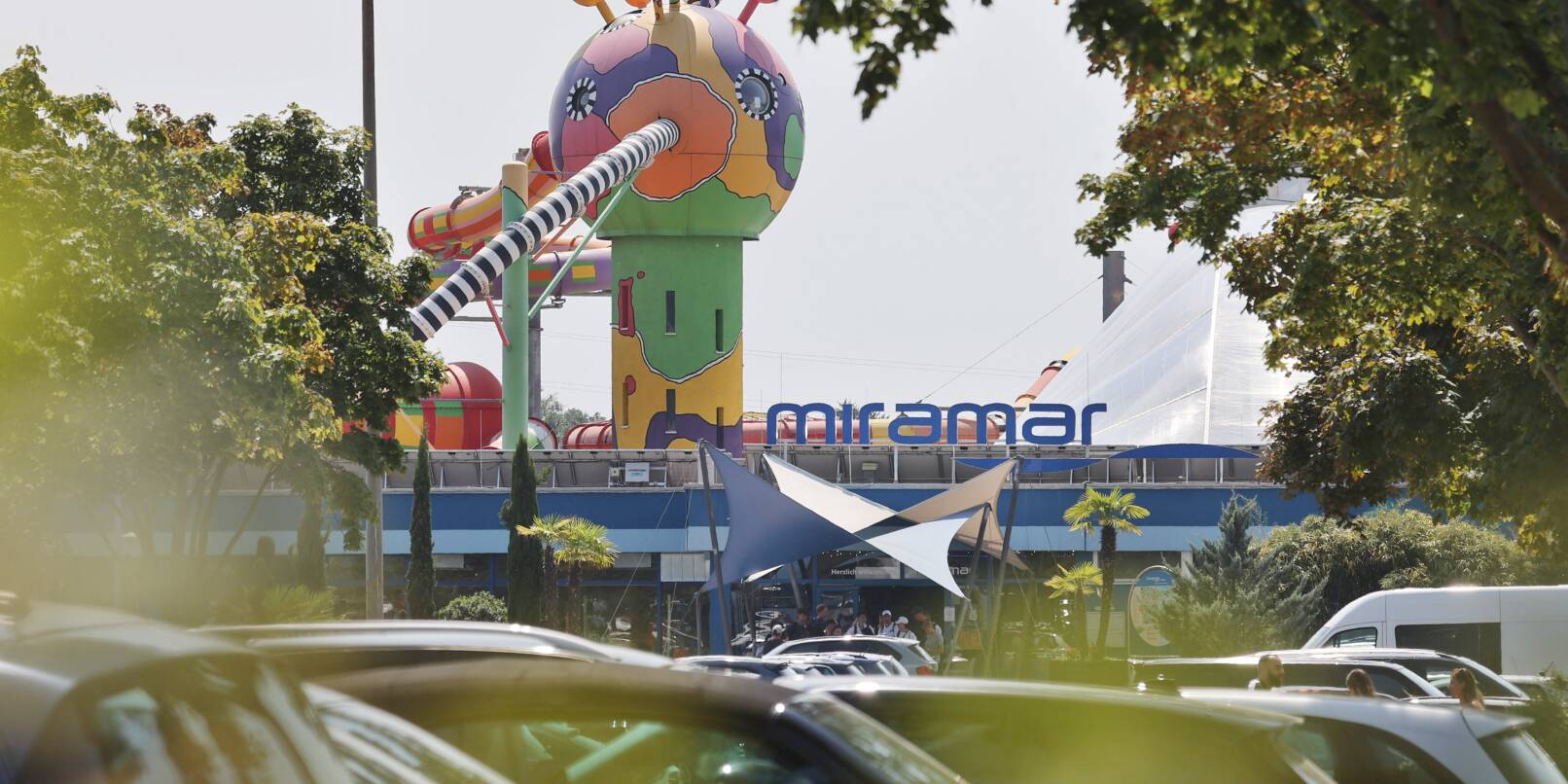 Im Weinheimer Freizeitbad Miramar haben zwei Besucher das Personal attackiert. Im Weinheimer Freizeitbad Miramar haben zwei Besucher das Personal attackiert.