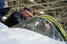 Kim Jong Un besichtigt neuesten russischen Kampfjet
