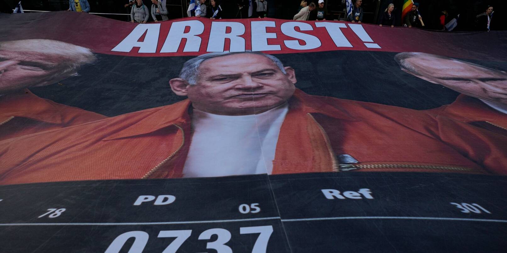 Demonstranten fordern die Verhaftung von Regierungschef Benjamin Netanjahu.