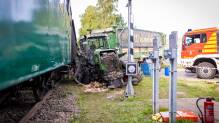 Traktor und Museumseisenbahn stoßen zusammen – Verletzte
