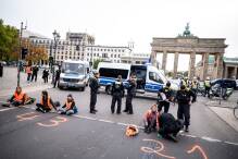 Blockade von Klimaaktivisten vor Brandenburger Tor
