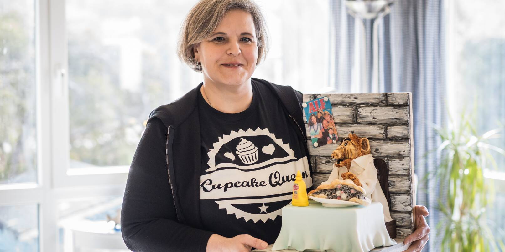 Zwei Goldmedaillen: Sowohl die Torte zum Thema Landleben - mit der Odenwälder Zeitung - als auch die Werk zum Thema "Griechische Mythologie" aus dem Hause Adler wurden bei der "Cake and Bake" in Dortmund prämiert.
