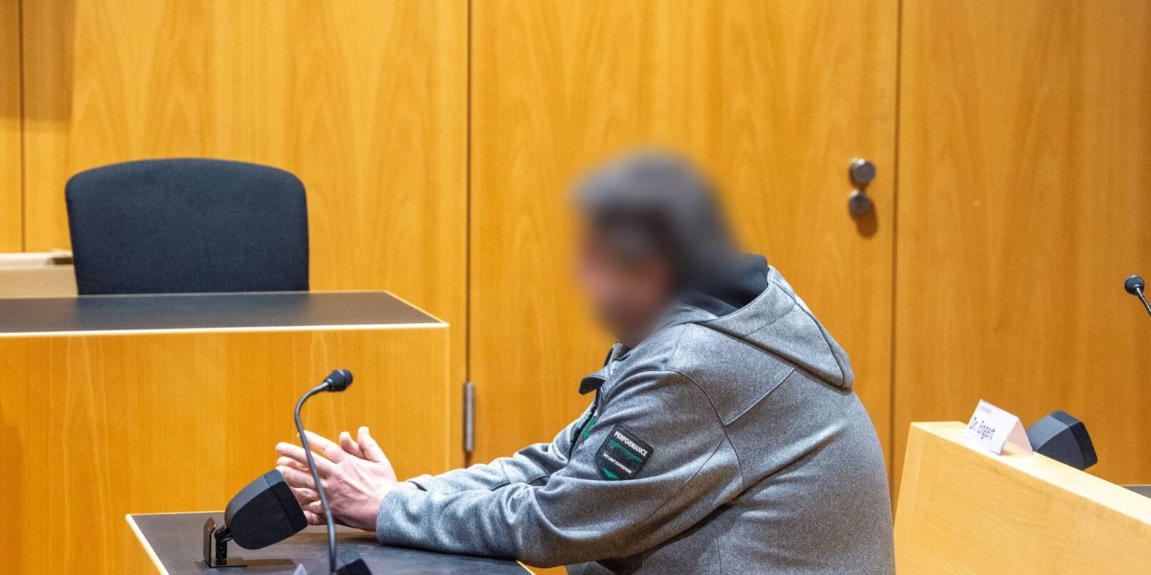 Der Angeklagte hat im Prozess in Augsburg ein Geständnis abgelegt.