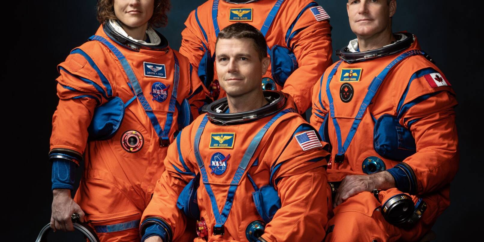 Die Nasa-Astronauten Christina Koch (l-r), Victor Glover und Reid Wiseman sowie Astronaut Jeremy Hansen von der kanadischen Weltraumbehörde.