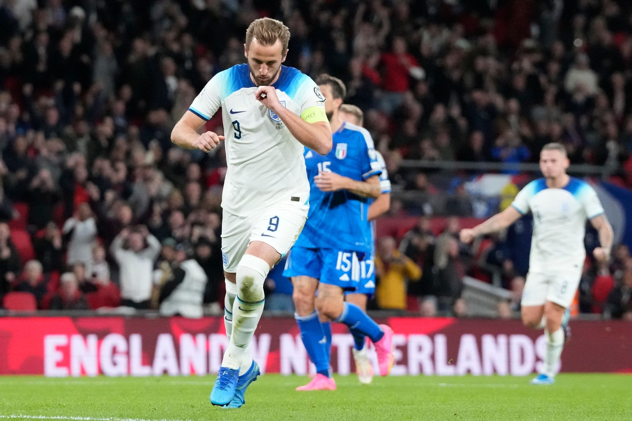 Kane trifft doppelt England löst EM-Ticket