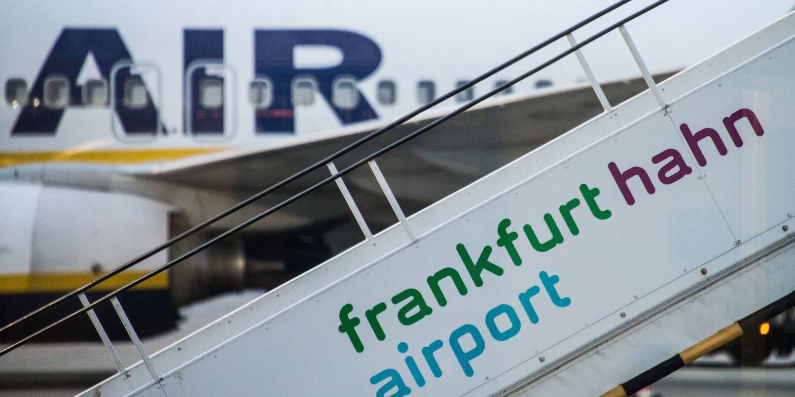 Der Hunsrück-Flughafen Hahn hat mit der Trierer Triwo AG einen neuen Besitzer.