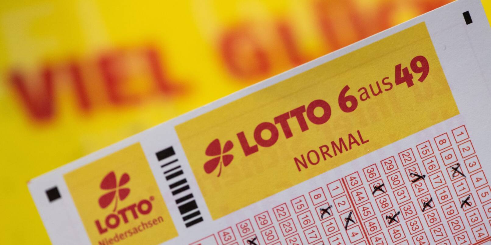 Ein Lottoschein mit der Aufschrift «Lotto 6 aus 49».