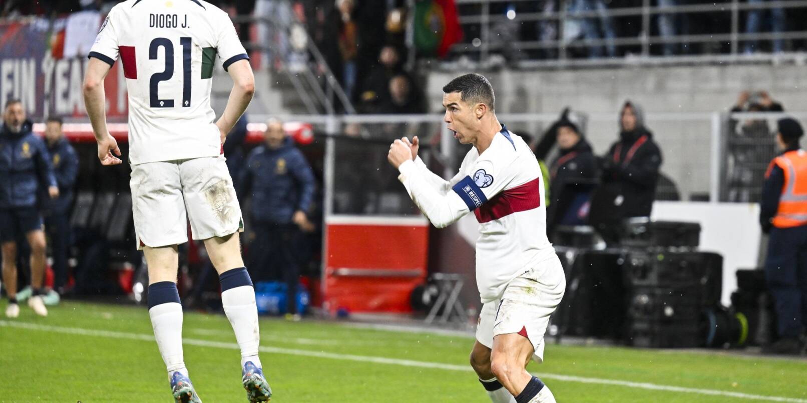 Portugals Cristiano Ronaldo bejubelt sein Führungstor in Liechtenstein.