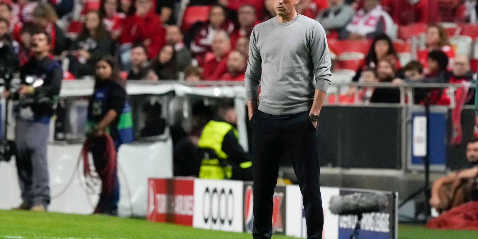 Benficas Trainer Roger Schmidt spielt mit seiner Mannschaft bislang eine überragende Saison.