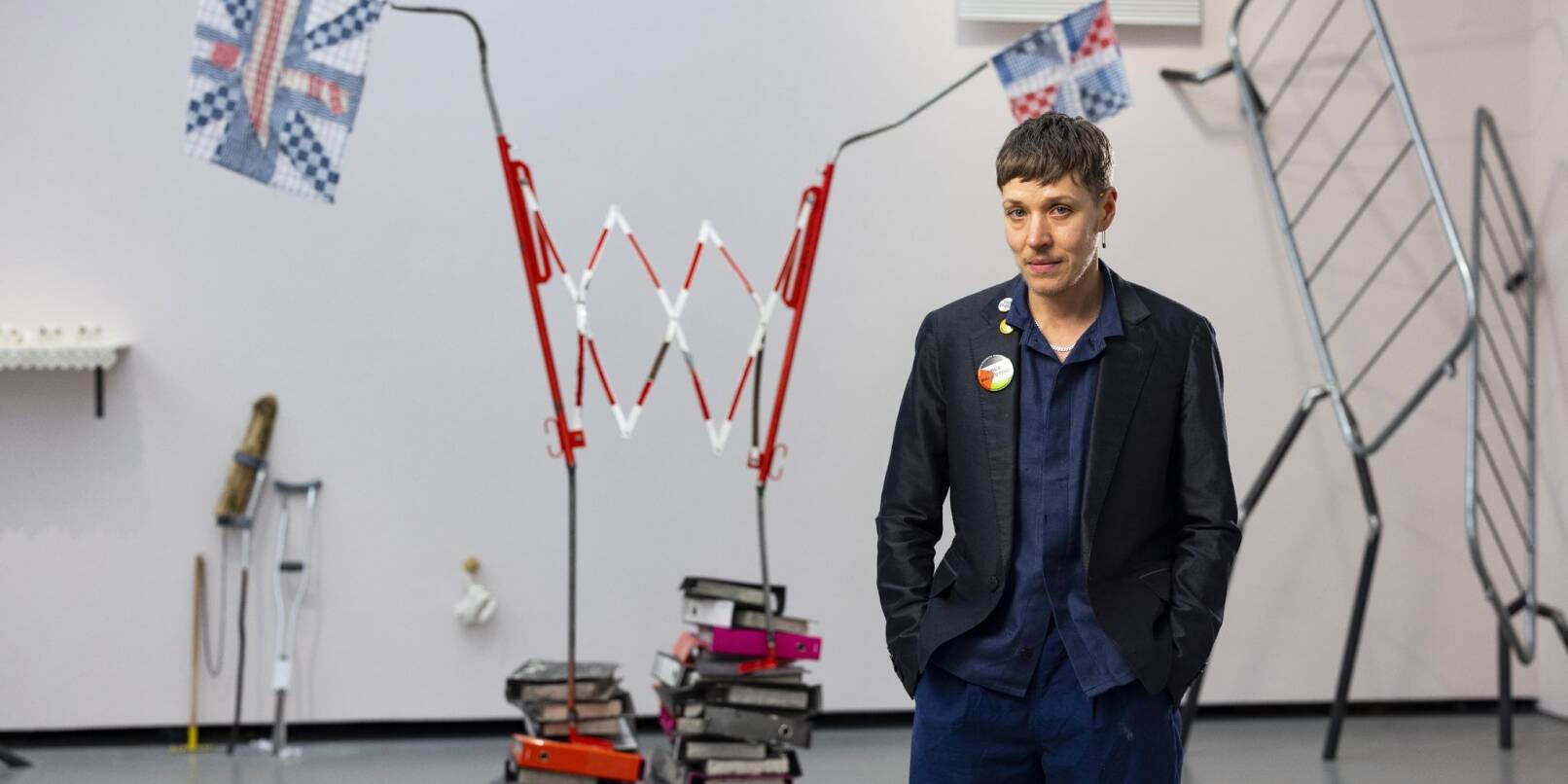 Jesse Darling erhielt die bedeutendste britische Auszeichnung für moderne Kunst. Jesse Darling erhielt die bedeutendste britische Auszeichnung für moderne Kunst.