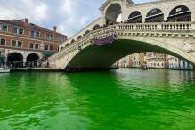 Klimaaktivisten färben Canal Grande in Venedig grün
