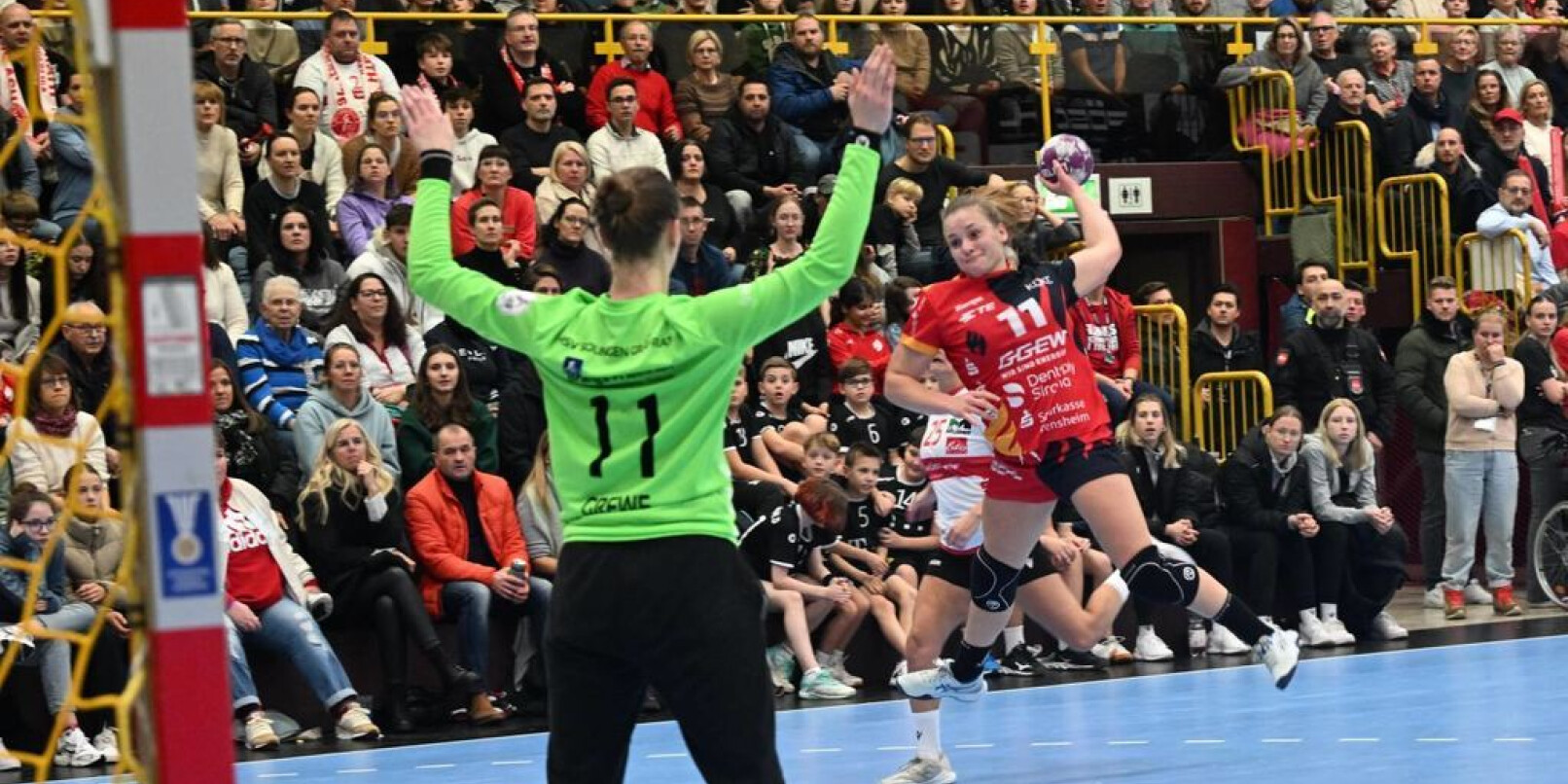Grewe Sarah Flames siegen vor 2000 Zuschauern in Bensheim | WNOZ