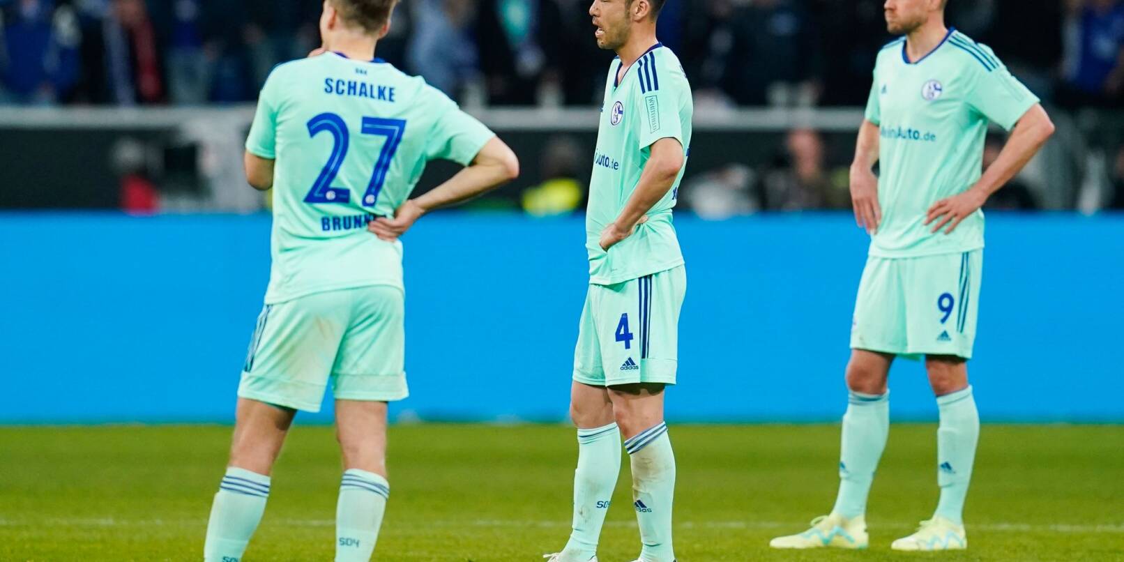 Für Schalke 04 wird die Luft im Abstiegskampf immer dünner.