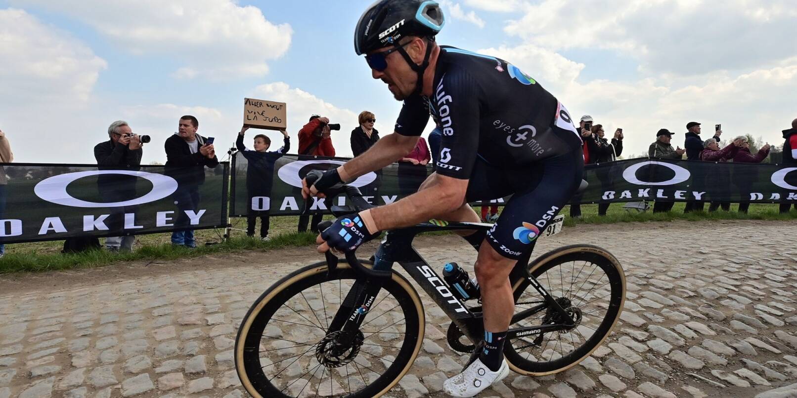 Musste nach einem Sturz alles Hoffnungen auf einen zweiten Sieg bei Paris-Roubaix begraben: John Degenkolb.