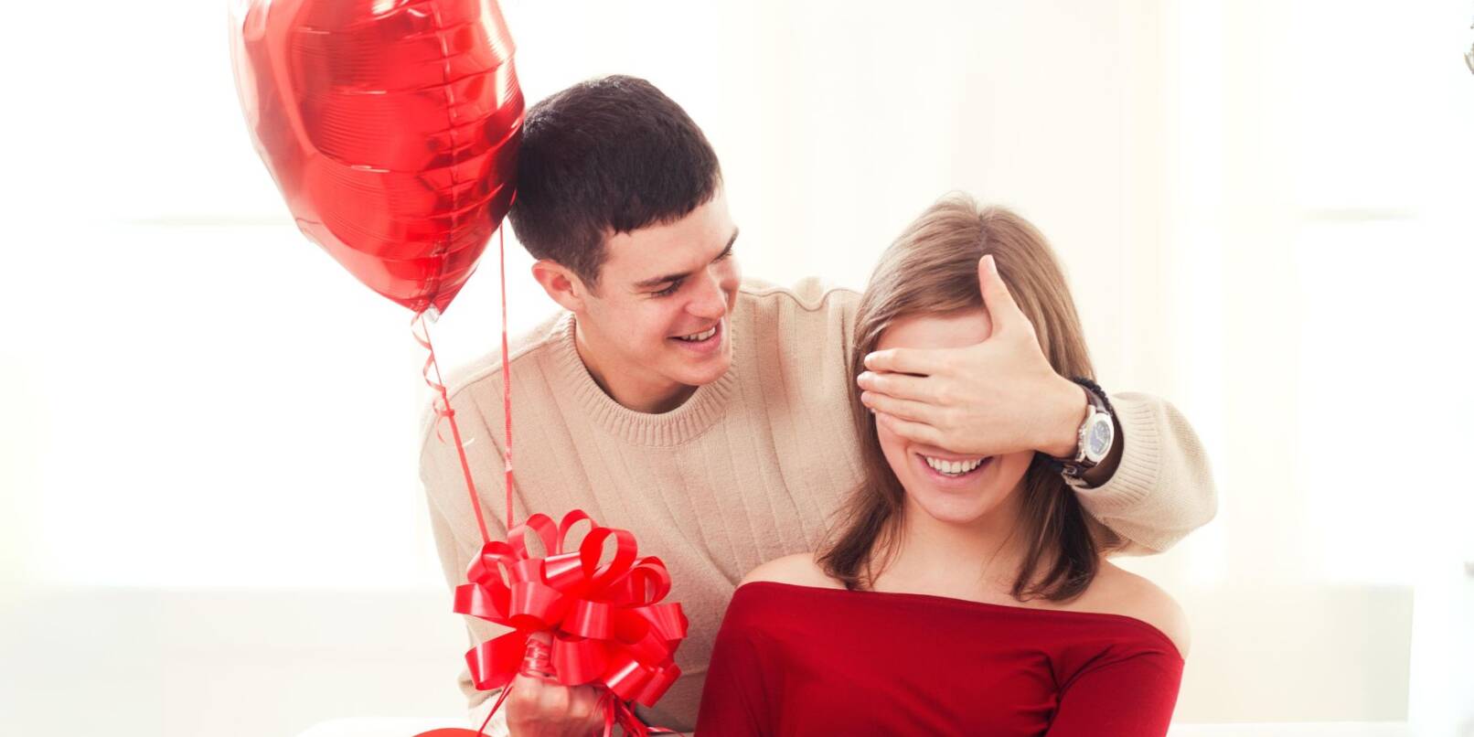 Eine Überraschung zum Valentinstag: 11 Weinheimer Geschäfte zeigen ihre Last-Minute-Geschenke.