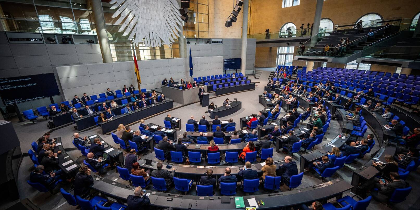 Auf die Frage, welche Koalitionen nach der nächsten Bundestagswahl gut wären, nannten den Angaben zufolge 36 Prozent ein Bündnis aus Union und SPD.