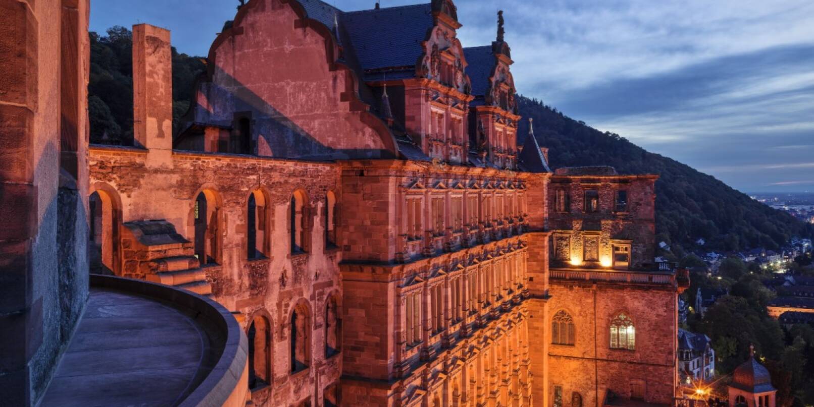 Auch in Heidelberg wird am Valentinstag der Eintrittspreis ins Schloss für einen Kuss erlassen.